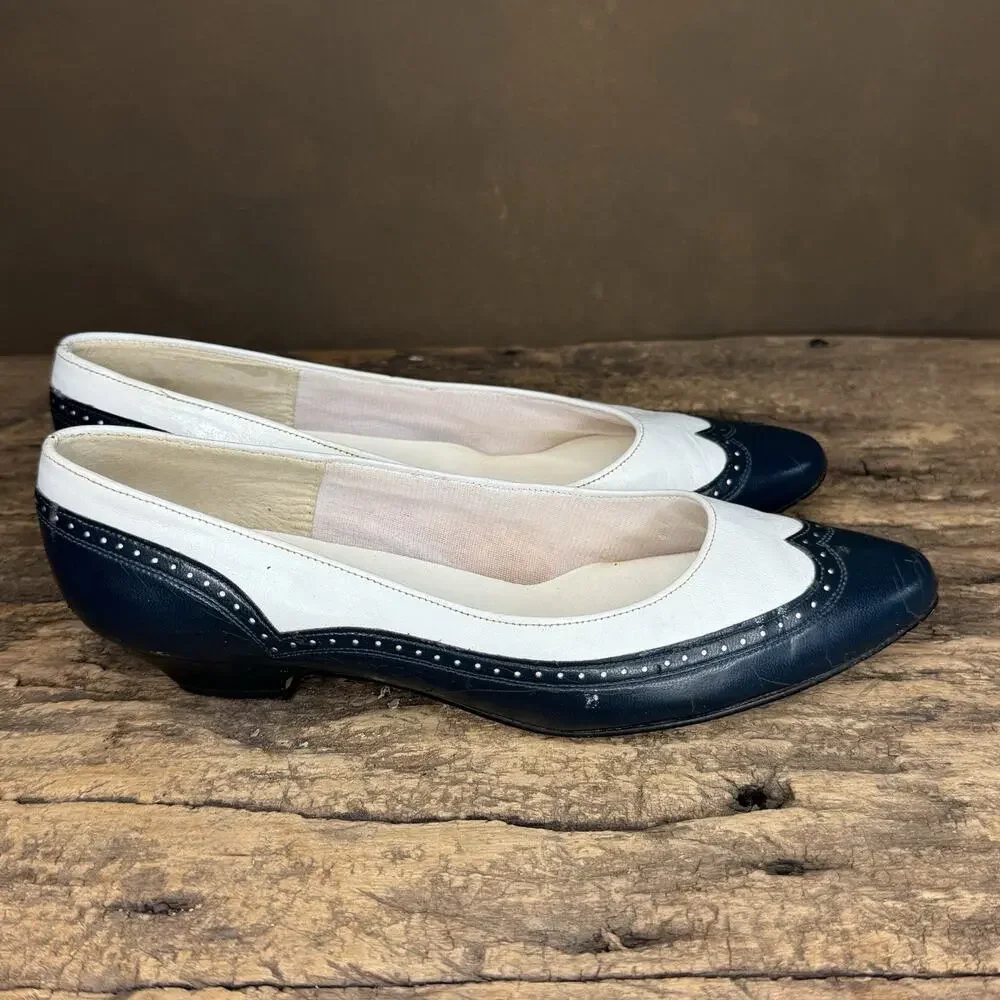 Vintage Red Cross Two-Tone Comfort Flats / Low Heels Women’s (Navy + Ivory) 6AA